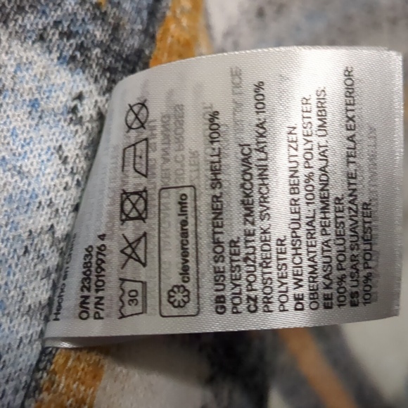 H&M* lightweight fuzzy plaid long sleeve collared button front size L shacket - Picture 9 of 12